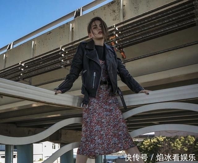  [配卫]天王嫂昆凌不走“好嫁风”，高马尾配卫衣活力甜美，哪像俩娃妈