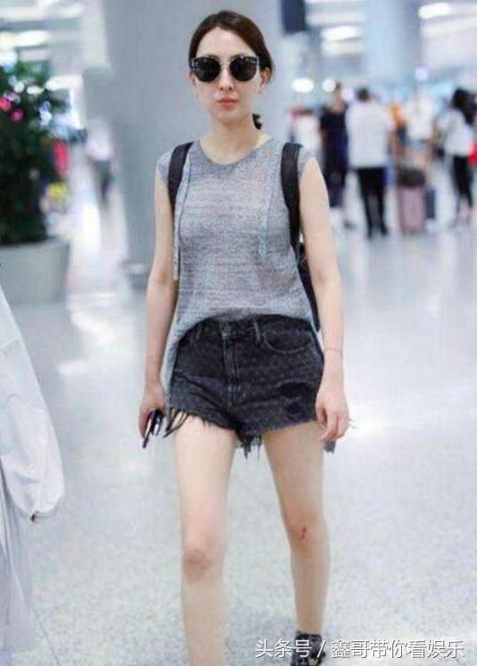 马苏真会玩！短裤短得只剩一个“三角形”，网友：大腿根都快露了