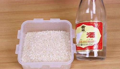  高度白酒■才学会，原来保存大米方法很简单，一年不发霉不长虫，材料家家有