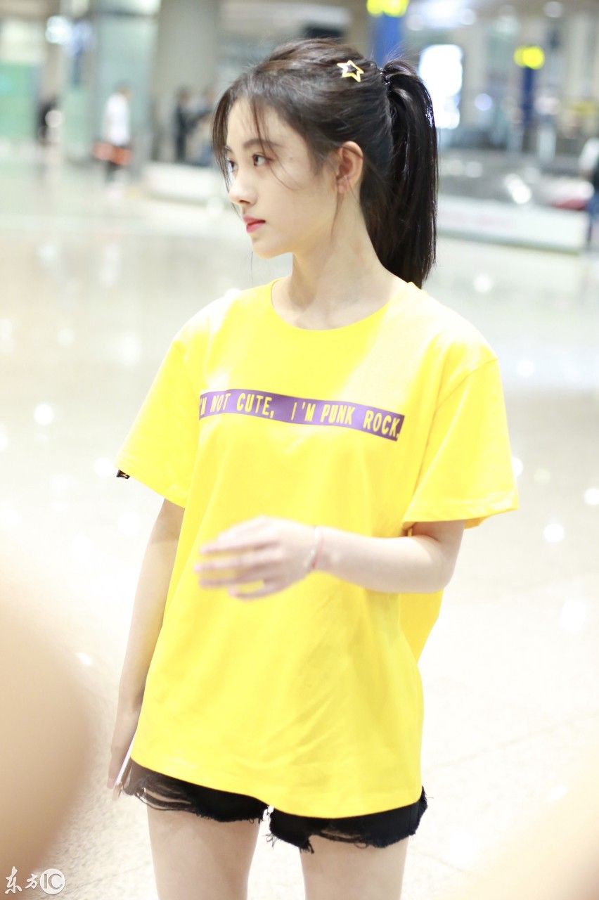 来感受一下4000年难得一遇的美女--鞠伟婧