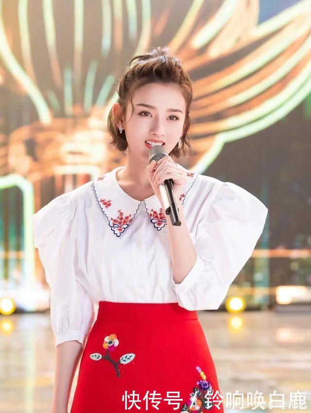 『小领子的娃』“卫衣”已经失宠了!今年流行的是“初恋衫”,青春时尚又百搭