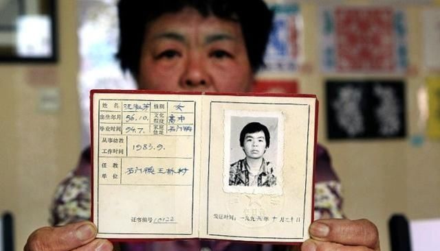 职工养老保险和居民养老保险哪个更划算？为什么？