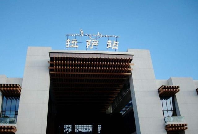  「比拼」中国各大城市火车站书法题字大比拼，哪个写得最好？