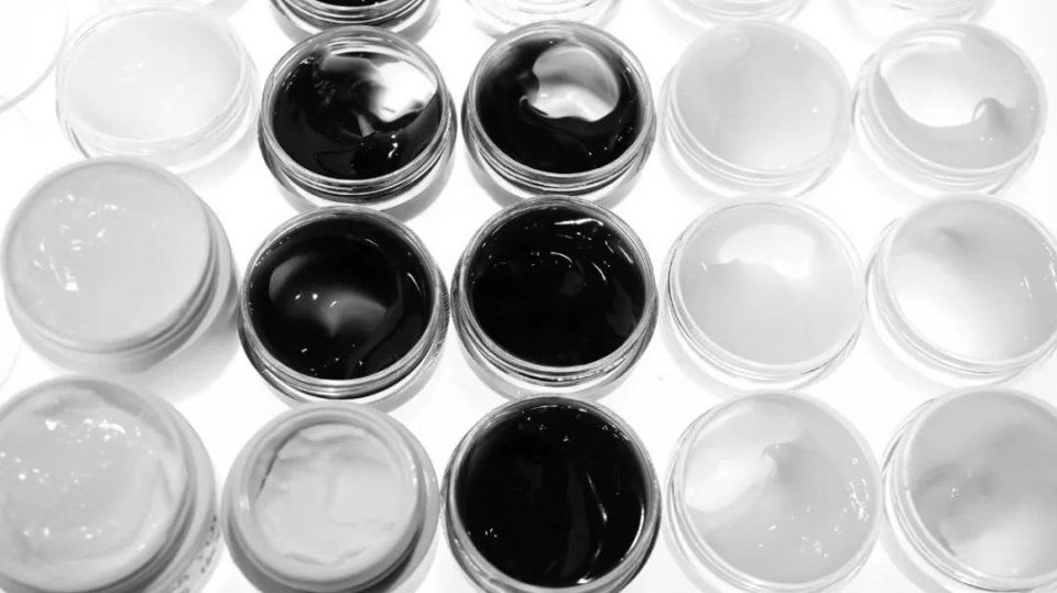 用了10多款眼霜，这支能去细纹还不长脂肪粒，我一次囤10支!