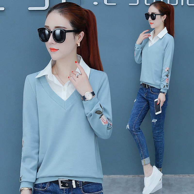 国庆出游，70后老婆，穿这“假两件”秋衫，搭牛仔裤，美到极致