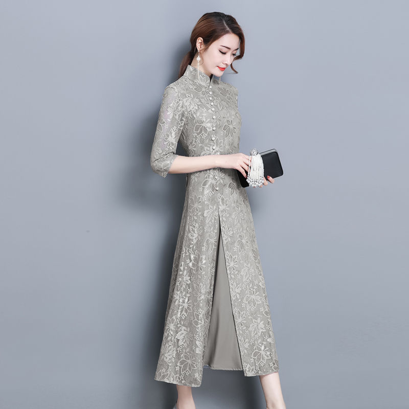 哇塞!这“新式旗袍”实在太美!54岁妈穿去聚会，美的惊为天人