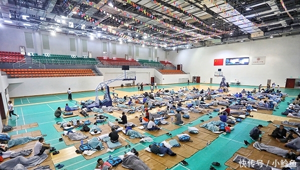  度假区|上海浦东已转移5.7万人，迪士尼度假区明日暂停开放