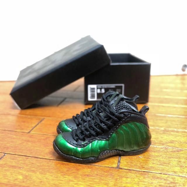 帅气又可爱!你一定没见过这么精致的 mini 球鞋!