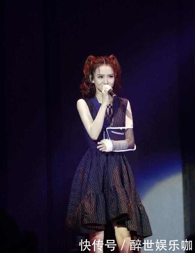 看来戚薇的腿, 男人都要怀疑人生, 网友: 就是两根擎天柱