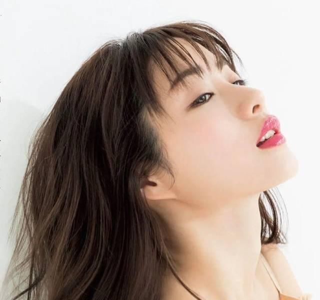  [粉底]彩妆 | 今年的春日妆，你得这样做算法