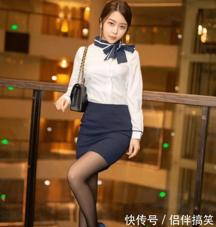  工作|认真工作的女朋友最美了，穿上透气的职业装不说，这阿凡达高跟很亮眼啊