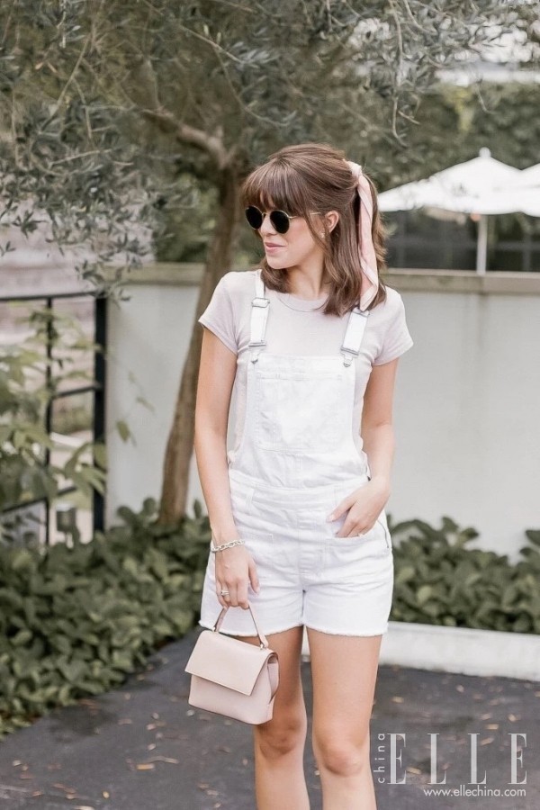 别再穿阔腿裤了 今夏最流行的“初恋裤”来了！