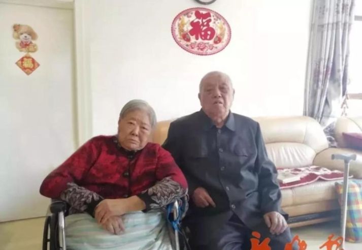  「去世」1元纸币上的女拖拉机手, 90岁“人民币女郎”梁军去世