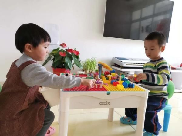  社区：他是刑事执行检察一线干警，也是社区疫情防控志愿者一员……