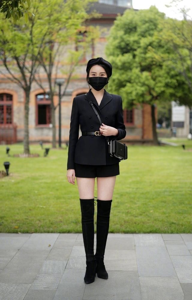  穿搭■谁说“仙女”一定要穿粉红色，基础黑白灰也能穿出精彩，穿出品味