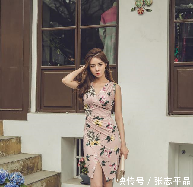 优雅修身连衣裙，完美勾勒出S型曲线身材，知性又优雅女人味十足