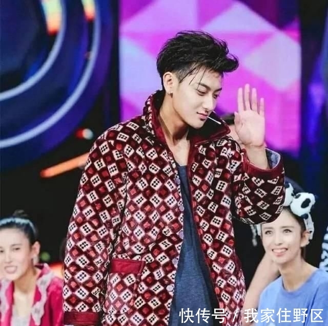 面料■2020“睡衣”火了!宅在家,也要穿得很时髦!