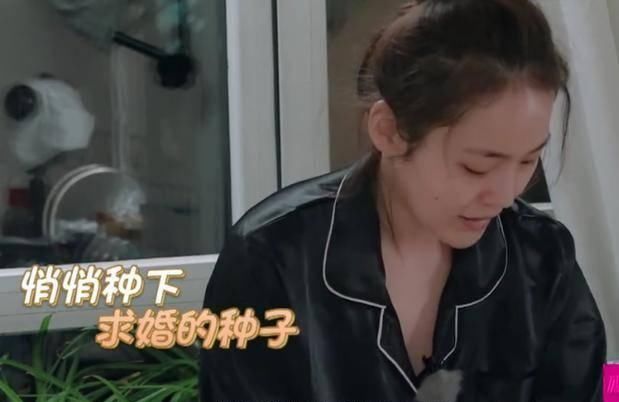 【完美】张佳宁的家算不算完美的重组家庭?张佳宁坦然坐在父母中间位置