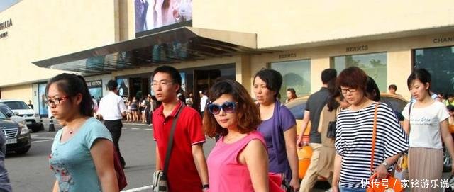 这个国家最“看不起”中国人,调侃中国素质差,如今求着我们回去