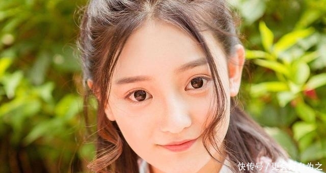 『天生』脸上有这五个特征的女生,天生自带浓妆效果,第四个可遇不可求!
