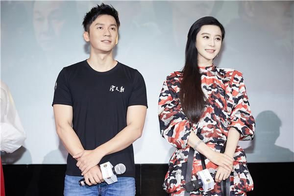 冯小刚开撕李晨！骂其“捡垃圾”！范冰冰八字回应！网友：精彩！