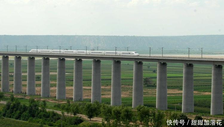 直击高铁黄河第一桥全长9969米, , 共175个桥墩