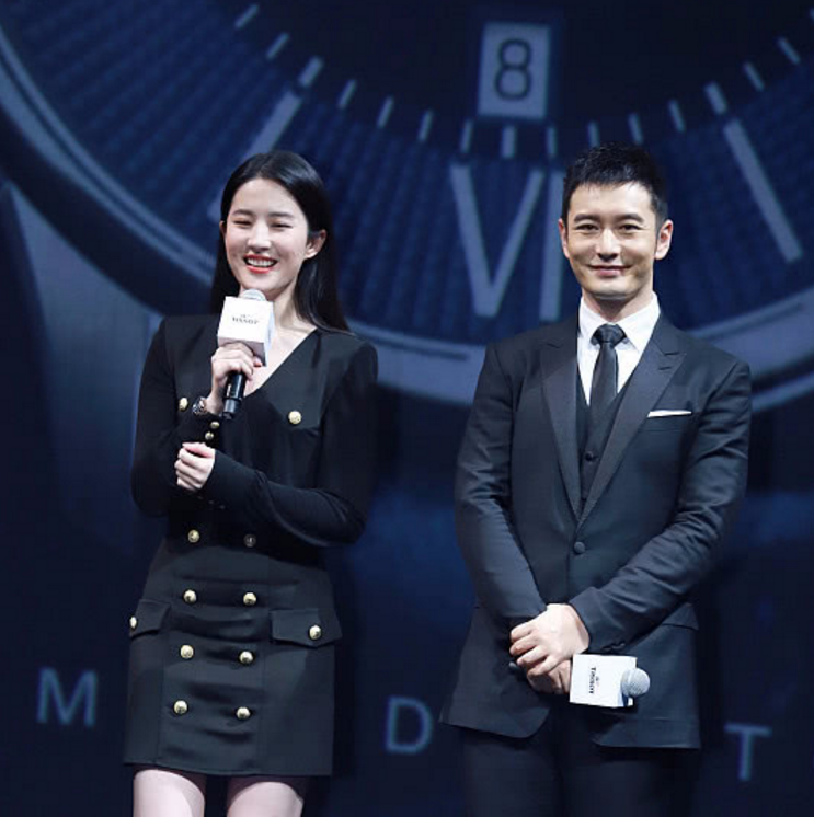 最新机场街拍，瘦身成功的刘亦菲，却又被吐槽腿太粗？