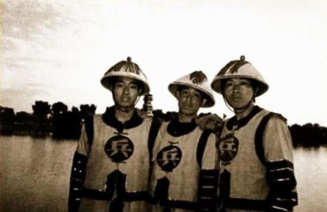  清朝■清朝军队有多奇葩？士兵需要自己掏钱买子弹训练