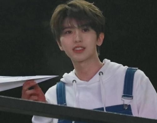 『快本』《快本》下期放大招！一口气邀请三大男神，看到任嘉伦收视率稳了