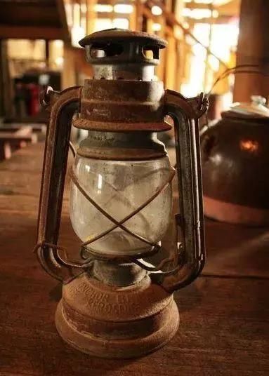 农村即将消失的老物件，如今成值钱老古董，第3个最贵能卖60万