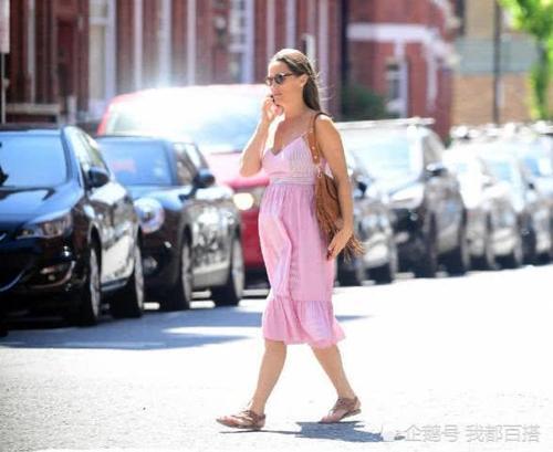 凯特王妃妹妹怀孕出街 网友：亿万富翁的老公没给她配个保镖？