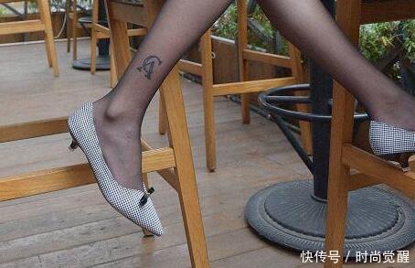 细脚高跟鞋，将脚部线条刻画的优美，展现的气质迷人！