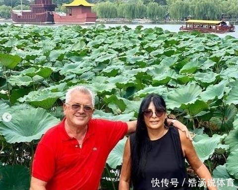 鲁能外援带家人游览济南泉城风光，费莱尼更要在退役后游遍全中国