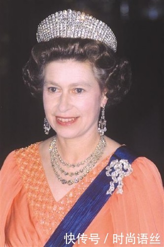 伊丽莎白女王，你的王冠永远不会掉