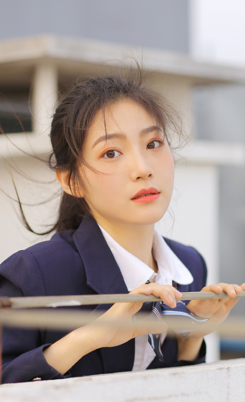 马尾辫清纯美女学生制服写真