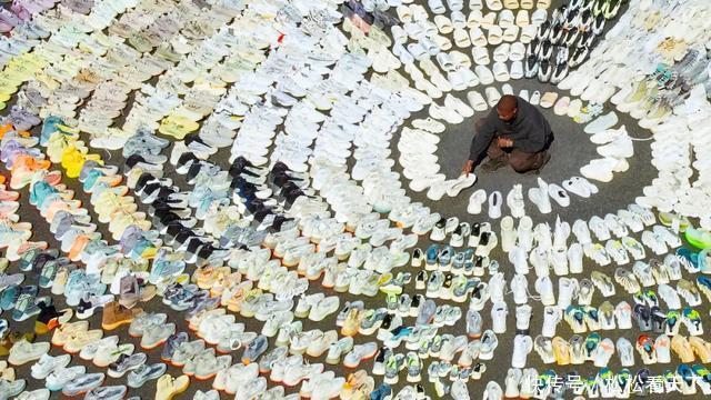 「发售」YEEZY 350 打翻“调色盘”!疑全新 350v3 发售在即