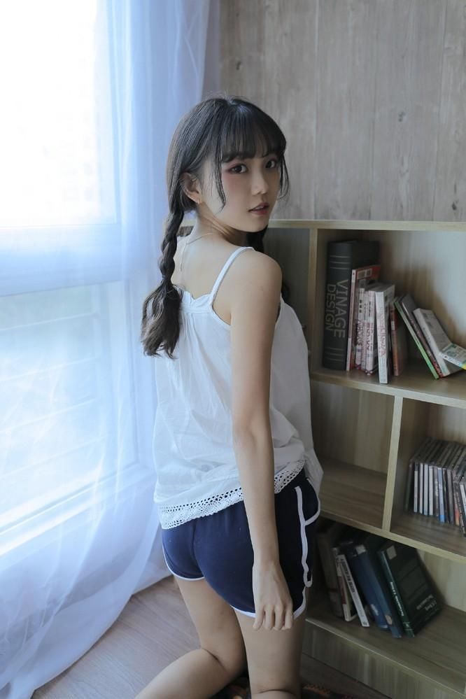 青春少女书房写真