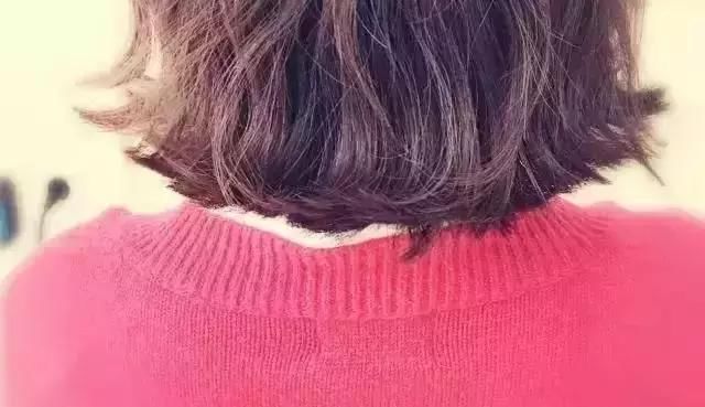 剪短发就不能凹造型了?这些简单又有个性的发型帮你瞬间增添气场