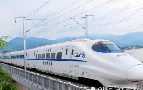 为啥坐高铁，很少看到乘务员吃饭，她们不饿吗？列车长说出真相！