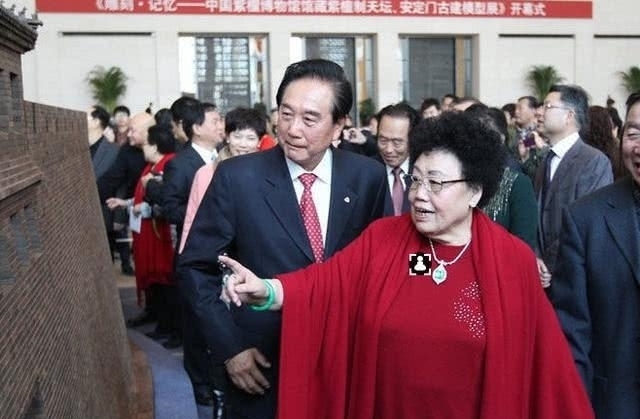 中国女首富陈丽华立遗嘱,把数百亿资产