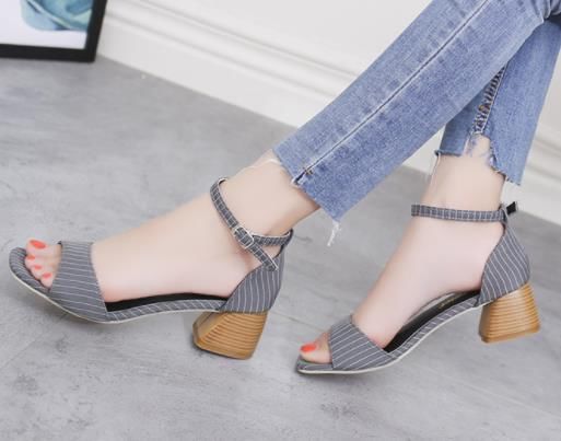 心理测试:选一双喜欢的高跟鞋，测一下你后半年会有什么大变化!