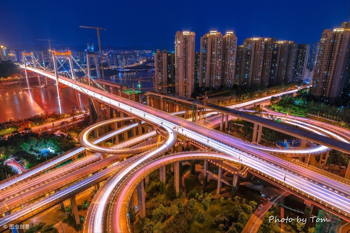 中国唯一开通了市内航班的直辖市，全程260公里，票价500