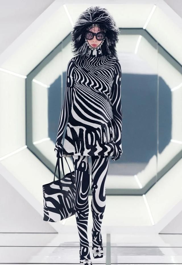 设计师@2020秋冬 Genius 系列：多个天才设计师的合作系列，MONCLER