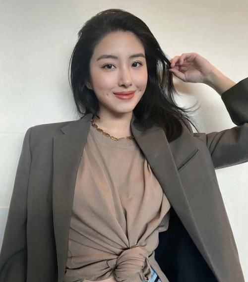  『时髦』想要穿出少女感，只有短裙是不够的，好看的单品减龄又时髦