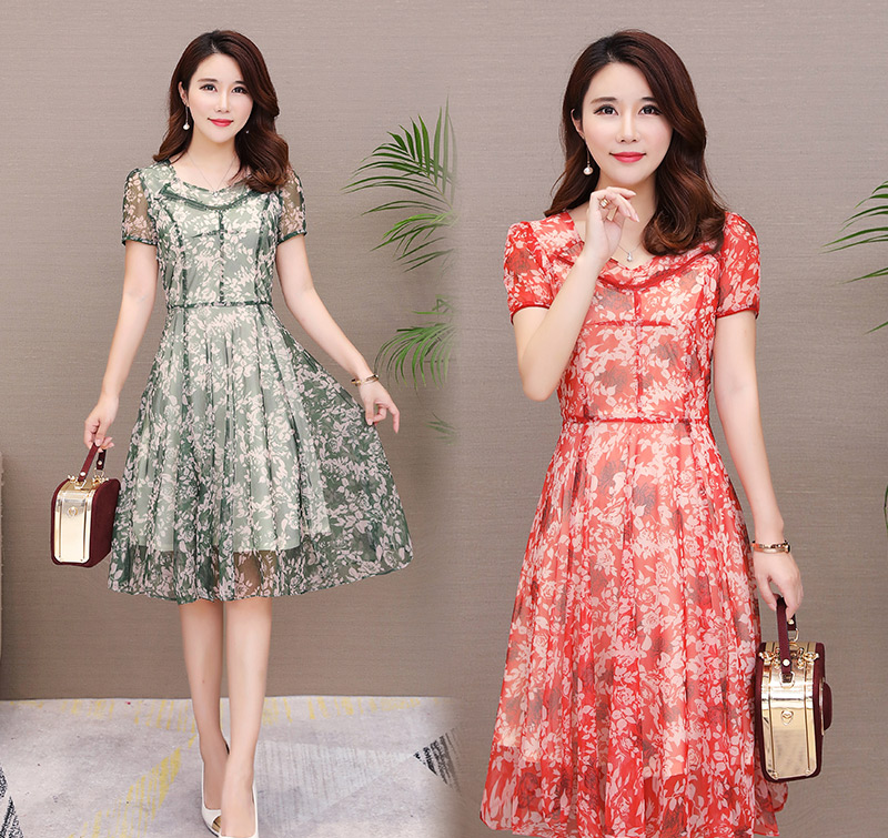 女人多大都不能当黄脸婆,这几款连衣裙优雅高贵,走哪都好有气场