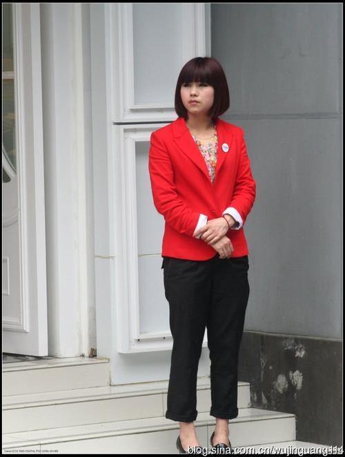 街拍:早春成都春熙路的时尚男女(图)