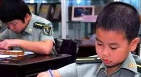 中国最特殊的一支军队，最小只有8岁最大15岁，却都是职业军人