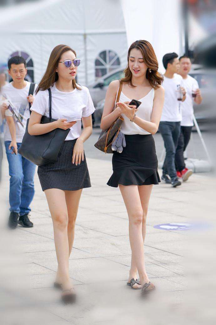 重庆街拍, 如果太会穿搭也是一种错, 你愿意大错特错吗?