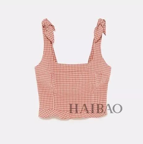 厉害| 今年最最最流行的小方领，时髦的同时居然还能显脸小!