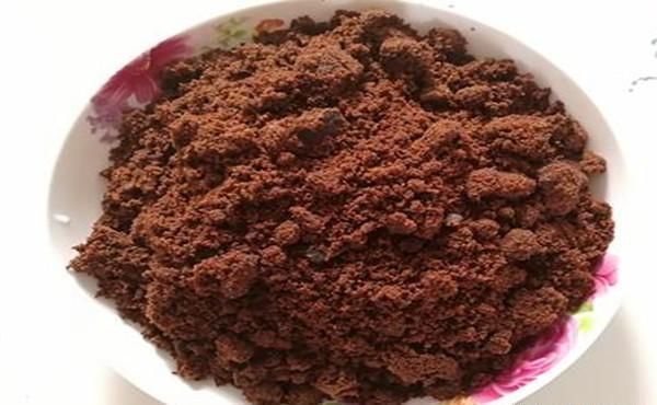 『倒入』夏季钓鲢鳙,没有好饵料怎么行!自制饵料配方送给你,拿走试试吧